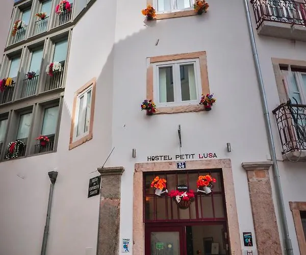 House Petit Lusa Lisbona